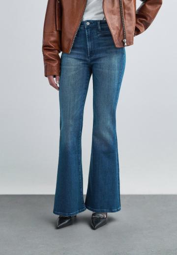 Клешеные джинсы