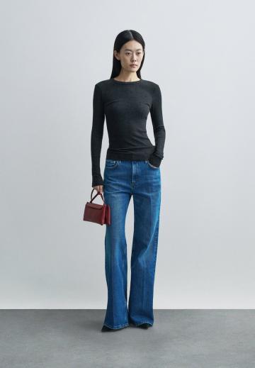 Клешеные джинсы