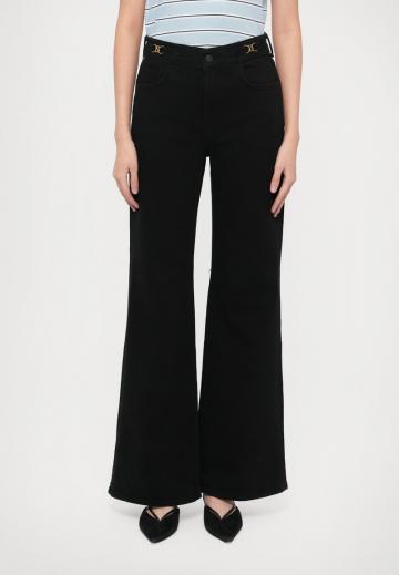 Клешеные джинсы