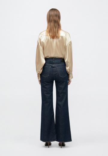 Клешеные джинсы