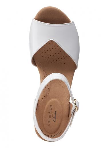 Босоножки на танкетке