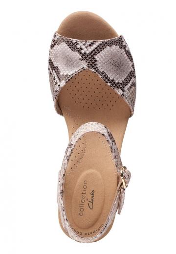 Босоножки на танкетке