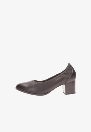 Туфли с высоким носом