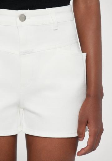 Джинсовые шорты