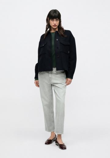 Куртка с накладнымит карманами