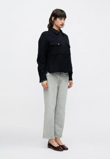 Куртка с накладнымит карманами