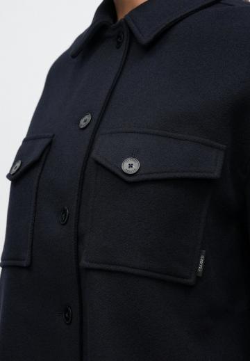 Куртка с накладнымит карманами