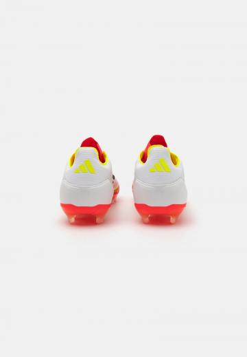 Футбольные бутсы