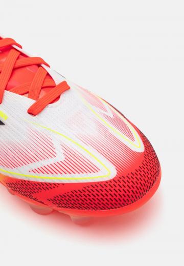 Футбольные бутсы