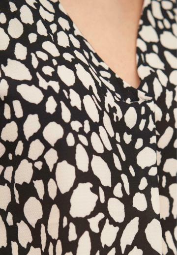 Блузка без рукавов