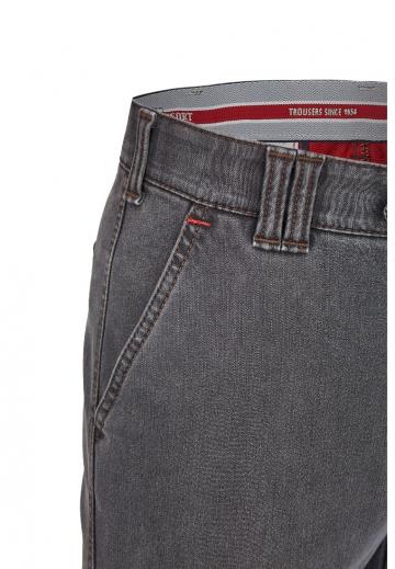 Узкие джинсы