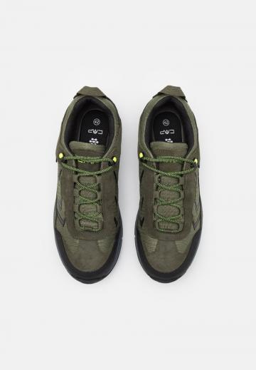 Походные ботинки