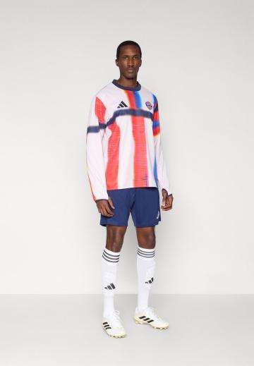 Спортивная кофта