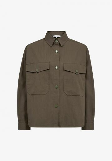 Куртка с накладнымит карманами