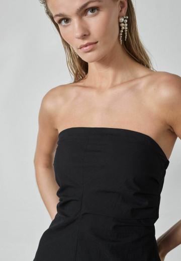 Платье без бретелек