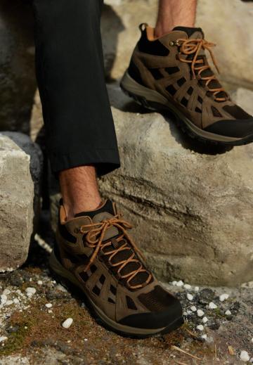 Походные ботинки