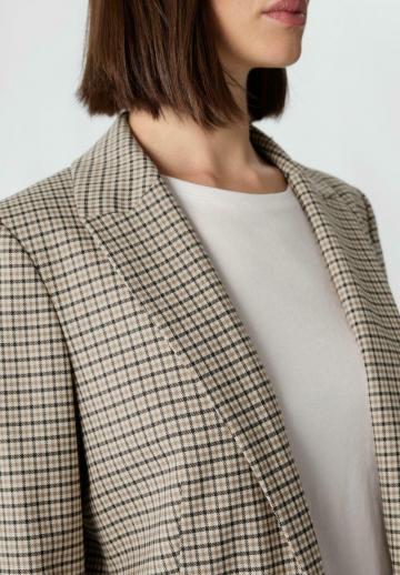 Короткое пальто