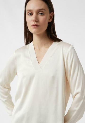 Атласная блузка