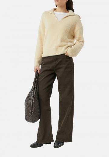 Пуловер с вырезом V