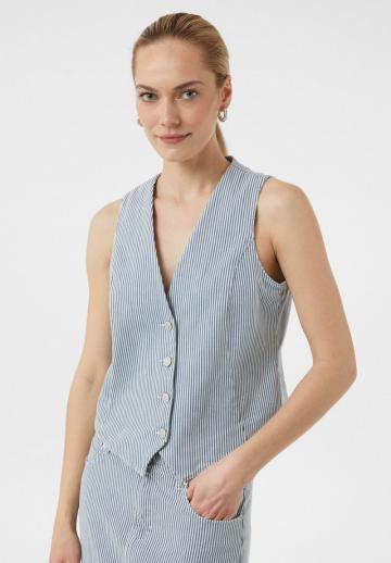 Джинсовая жилетка