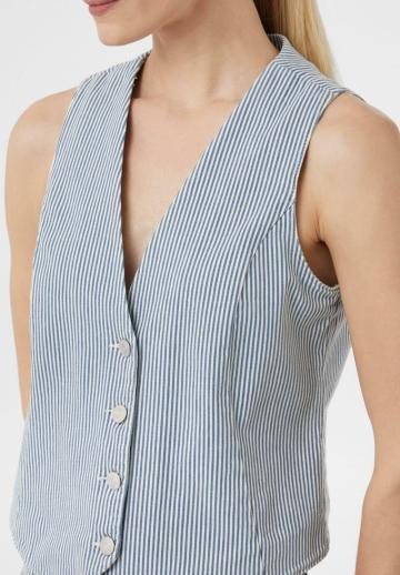 Джинсовая жилетка