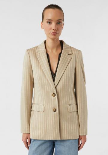 Короткое пальто