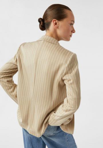 Короткое пальто