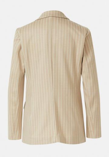 Короткое пальто