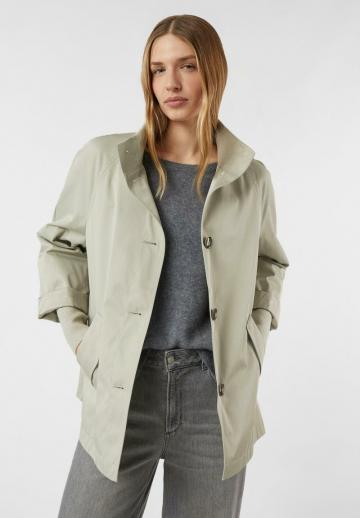 Короткое пальто