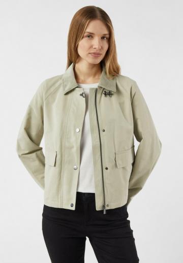 Куртка с накладнымит карманами