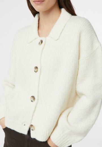 Вязаный жилет