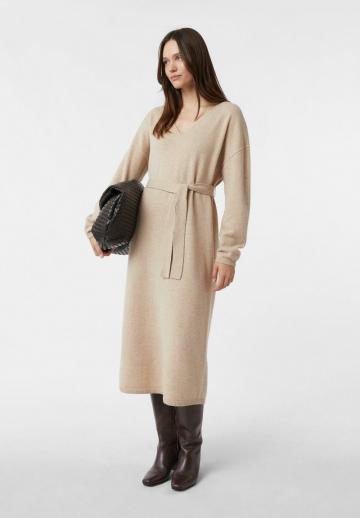 Вязаное платье