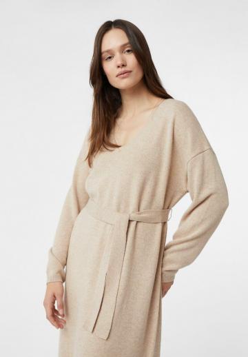 Вязаное платье