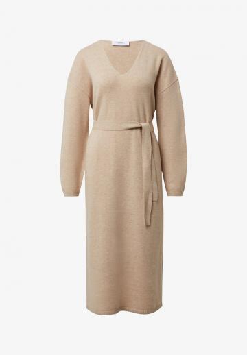 Вязаное платье