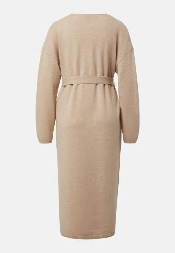 Вязаное платье