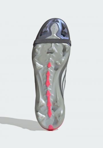 Футбольные бутсы