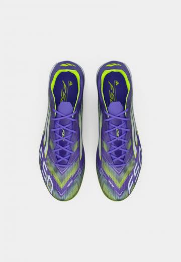 Футбольные бутсы