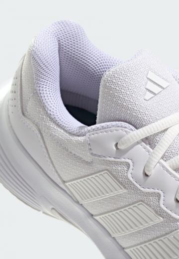 Теннисные кроссовки