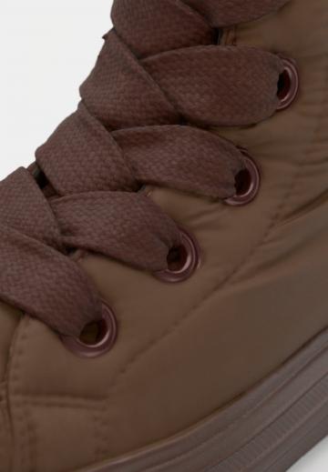 Ботинки на шнуровке