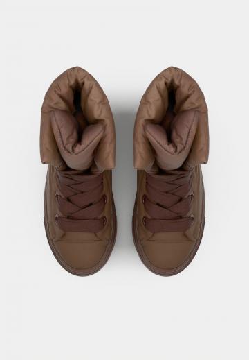 Ботинки на шнуровке