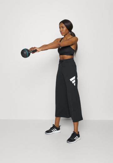 Спортивный бюстгальтер