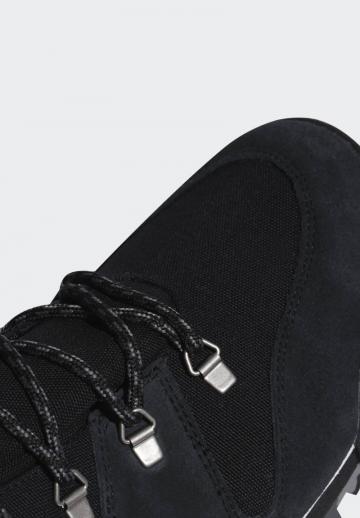 Походные ботинки