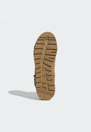 Походные ботинки