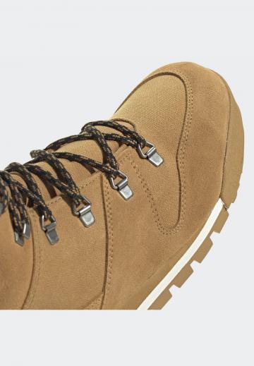 Походные ботинки