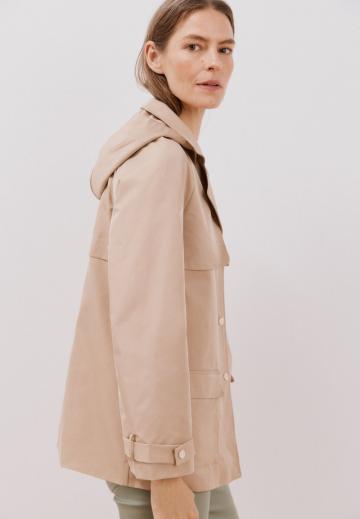 Куртка с накладнымит карманами