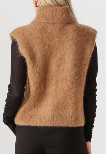 Пуловер без рукавов