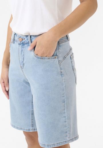 Джинсовые шорты