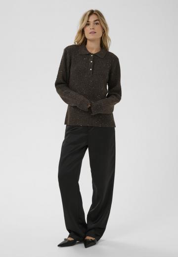 Пуловер с воротником поло