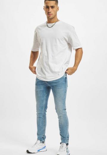 Узкие джинсы