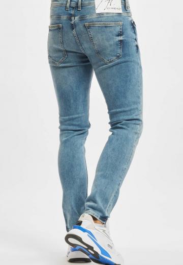 Узкие джинсы